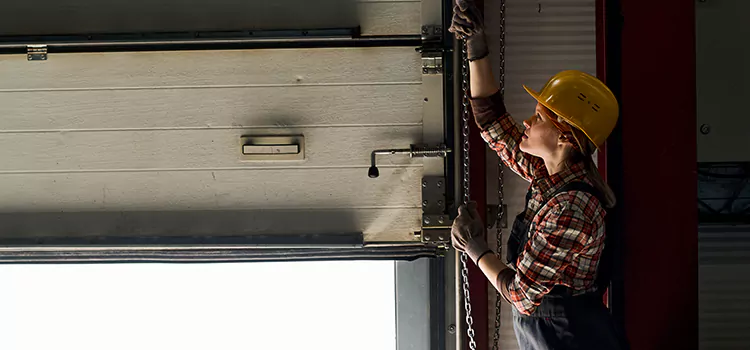 Addressing Common Garage Door Stoppage Issues in Florida Ridge, FL